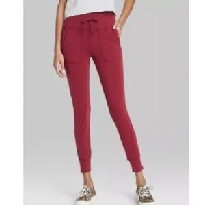 Wild Fable Size XS High-Waisted Side Pockets Ankle Length Leggings Berry/Maroon